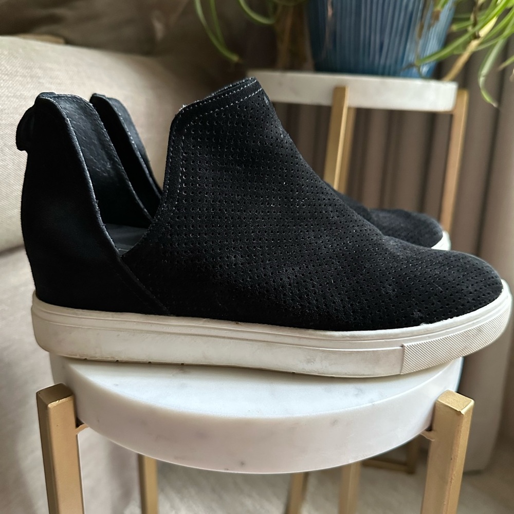 Steven by Steve Madden black sneakers